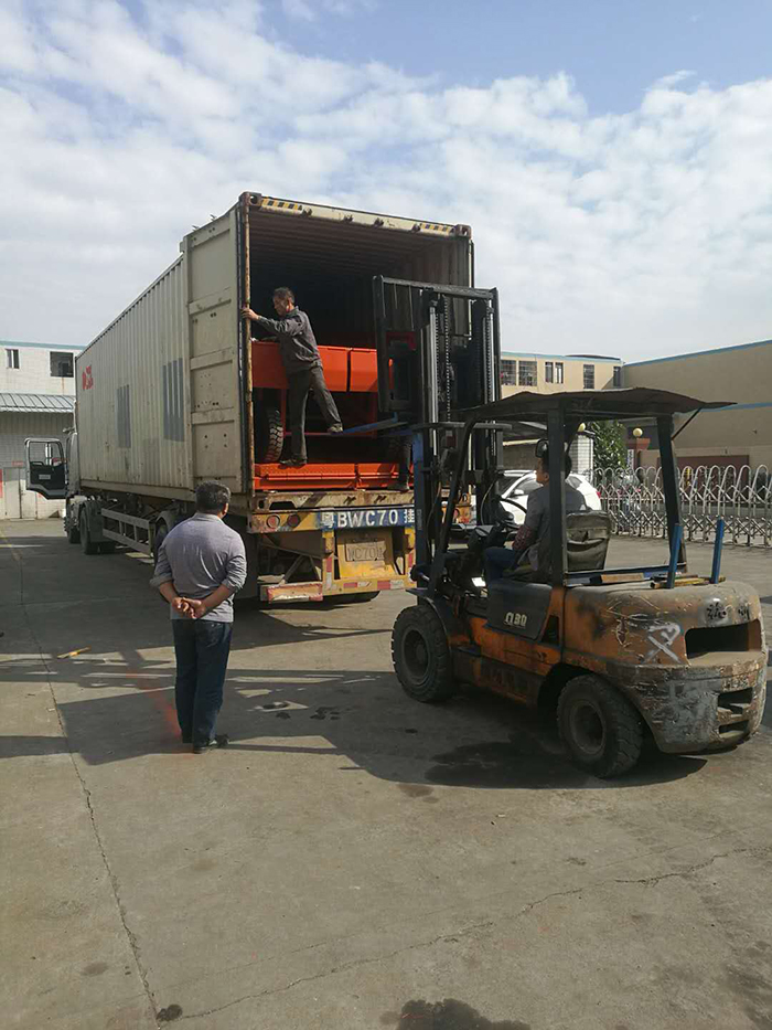 移動(dòng)式登車(chē)橋裝柜